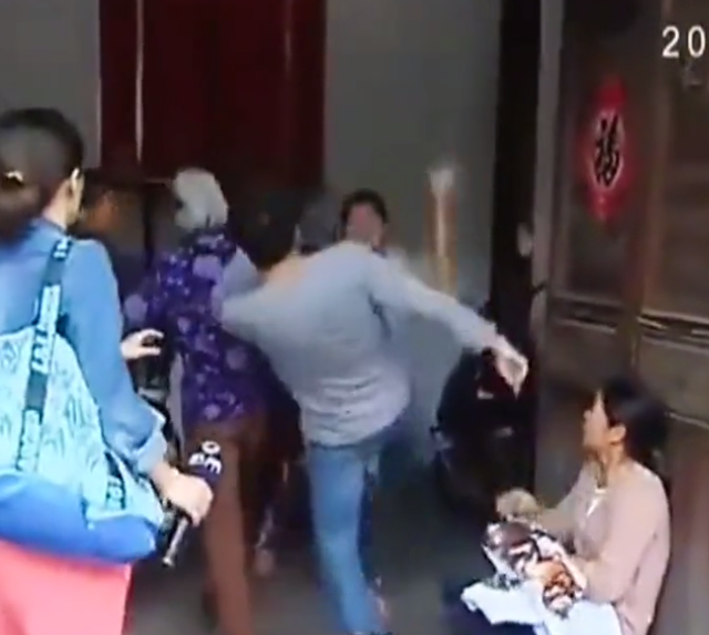 故事：孩子樣貌不像他，男方本想挽救婚姻，最后因親子鑒定放棄了