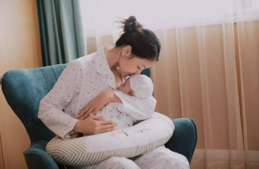 女方網(wǎng)友：父子倆血型一樣親子鑒定就是親生的嗎？